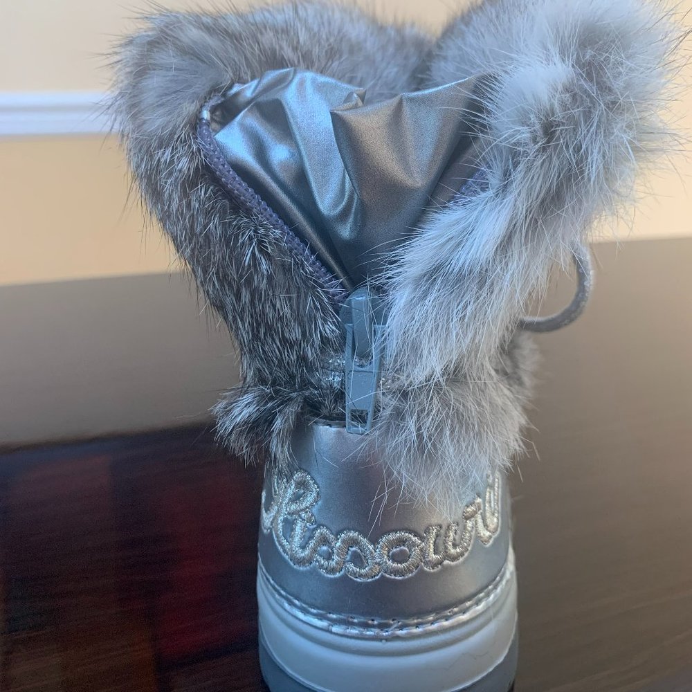 Snow Boots - Picture 3 of 3